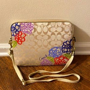 EUC - Coach Daisy Applique IPad/Tablet Crossbody Case